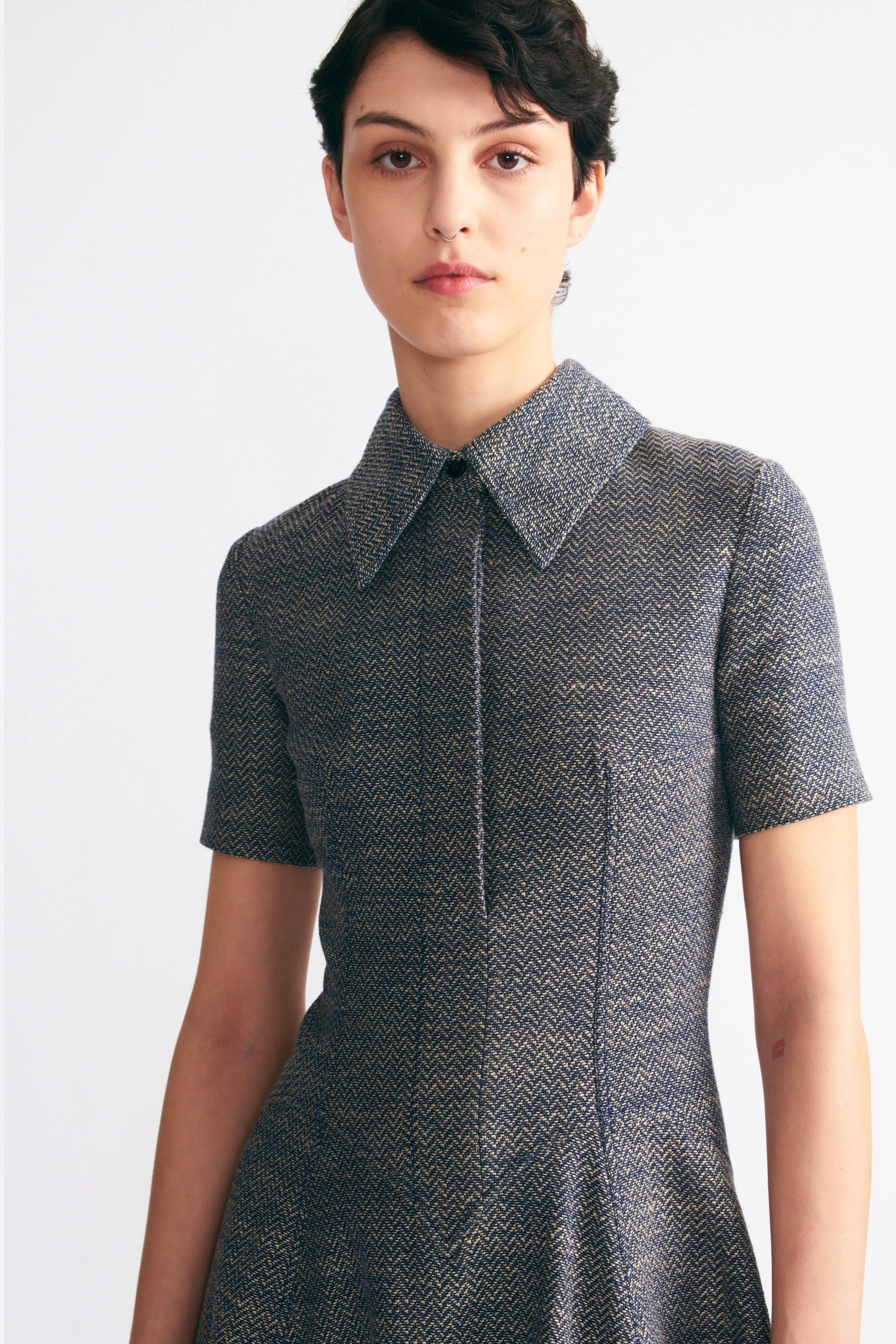 Jody Dress In Navy & Ivory Chevron Weave - Image 4